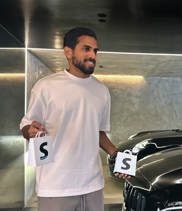 Simo, Founder of AI Dropshipping Builder